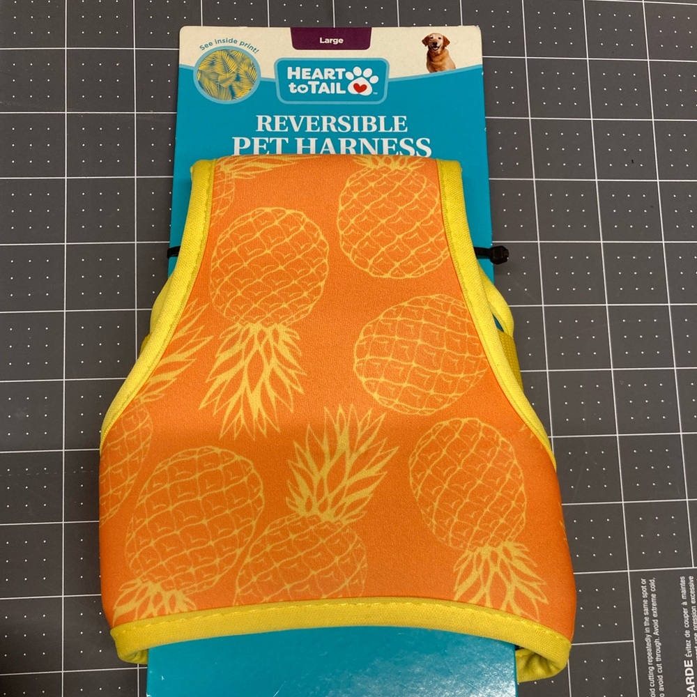 Large Pet Harness. Never Used! Reversible! Pineapples/Palm Leaves. Adjustable.